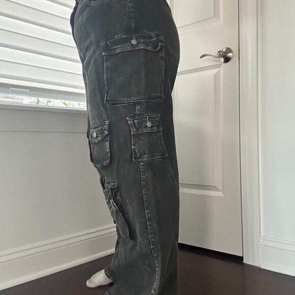 FASHION NOVA LILY HIGH RISE CARGO JEANS-unworn - Picture 10 of 10